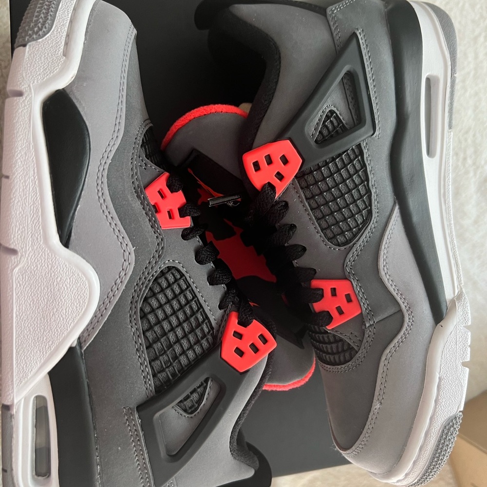 Retro 4 - Picture 4 of 4